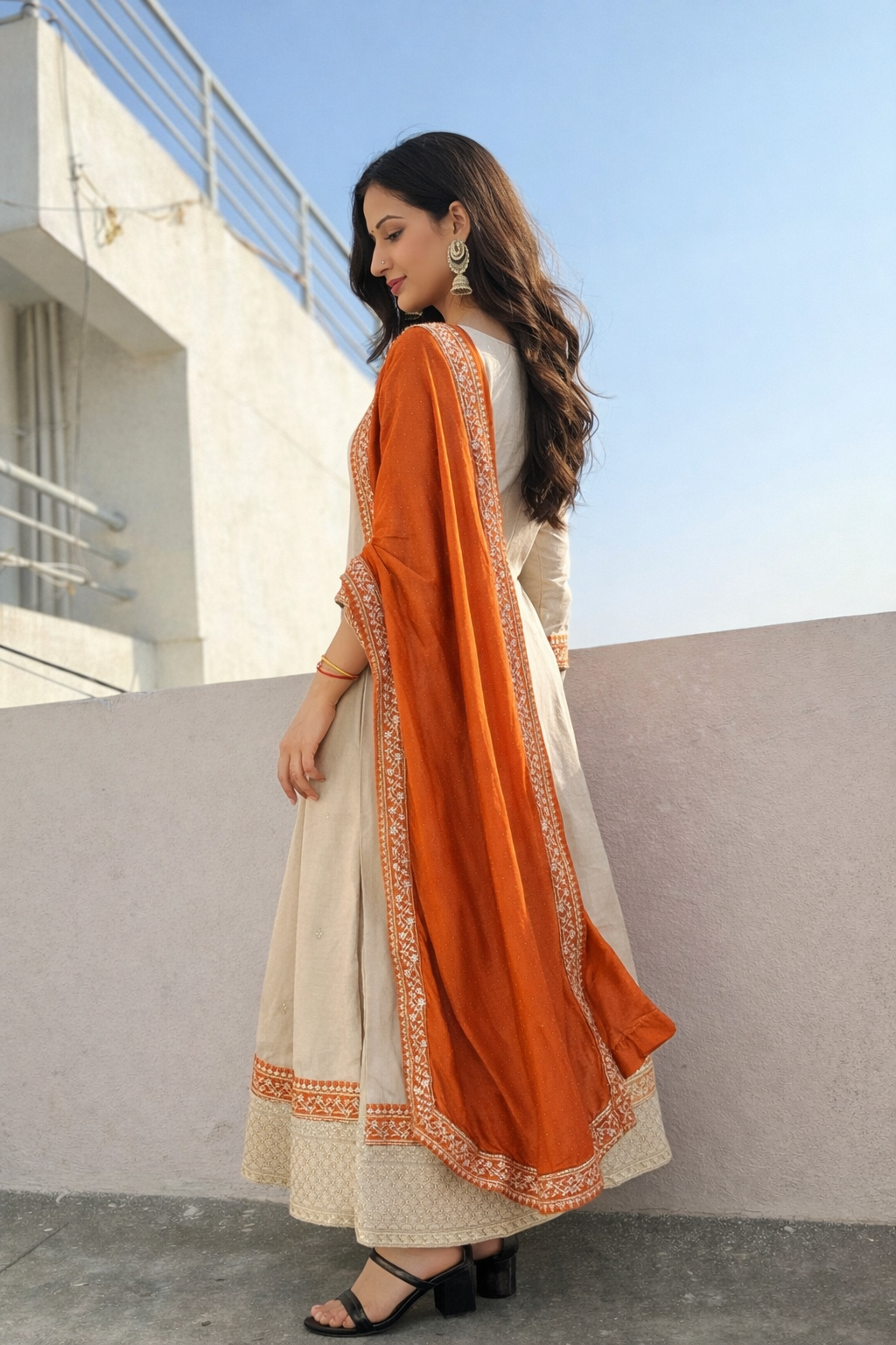 Elegant Off-White Anarkali Suit with Embroidered Orange Dupatta - Image 2