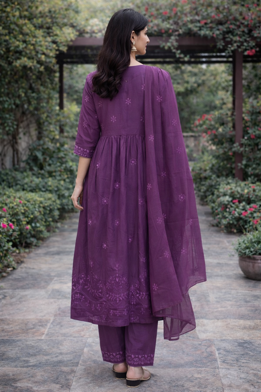 Graceful Plum Ethnic Kurta Set with Subtle Floral Detailing - Image 3