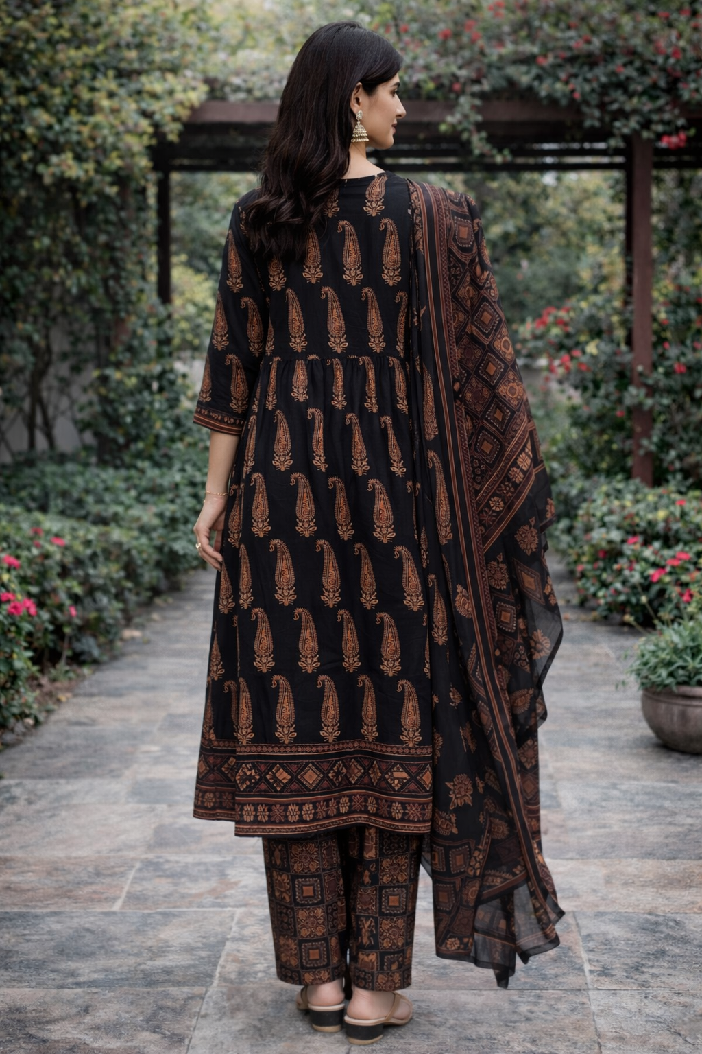 Classic Black Ethnic Kurta Set with Intricate Traditional Motifs - Image 3
